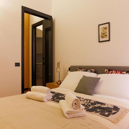 The Best Rent - Modern Apartment In The Center Милан Экстерьер фото